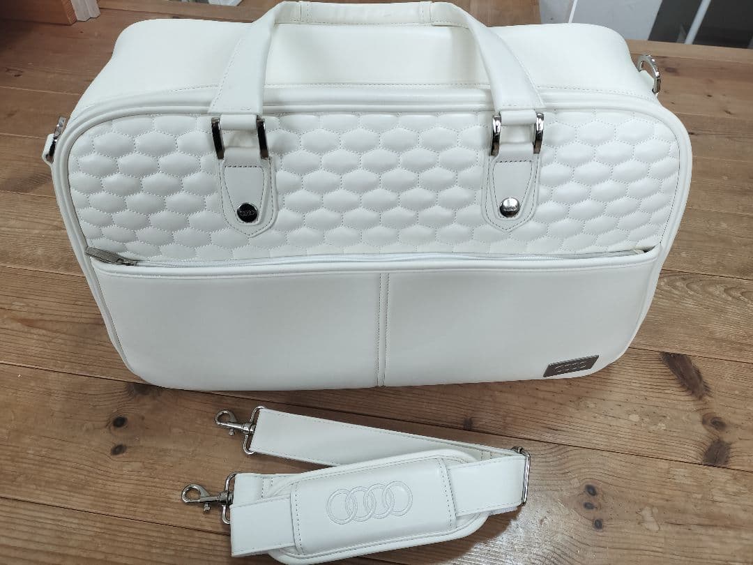 アウディ ゴルフ ボストンバッグ【ホワイト】