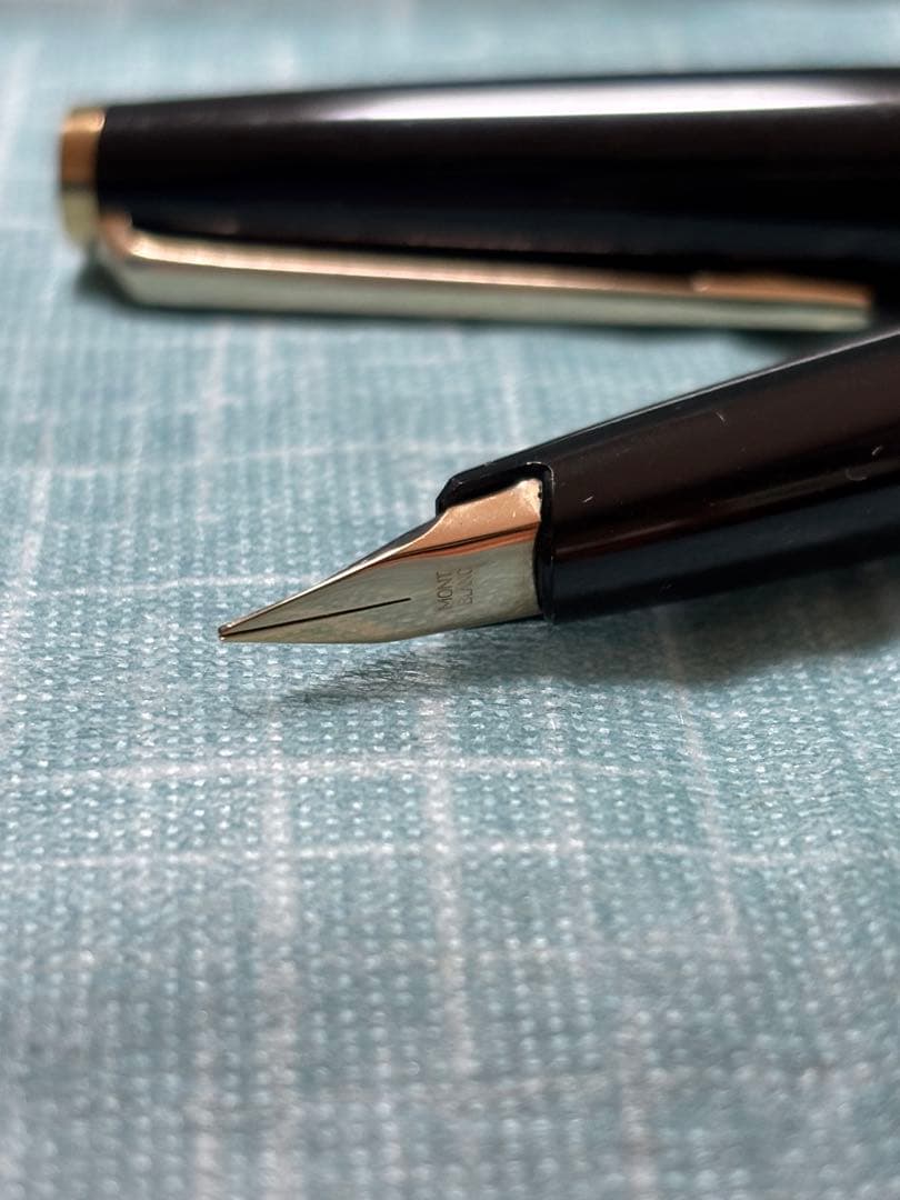 Gabriel Rat様新品　モンブラン310EF 万年筆　ケース付き