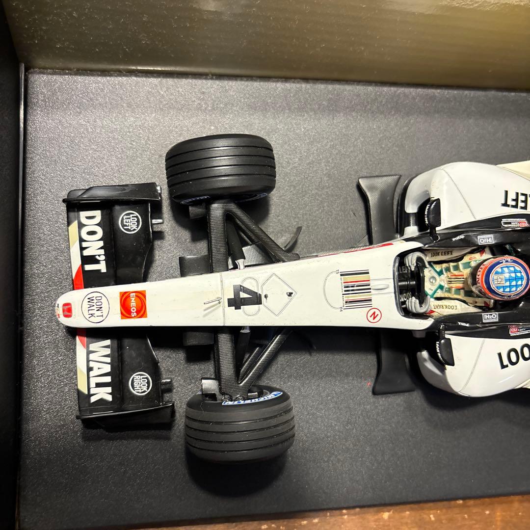 MINICHAMPS B-A-R F1モデルカー 1:18