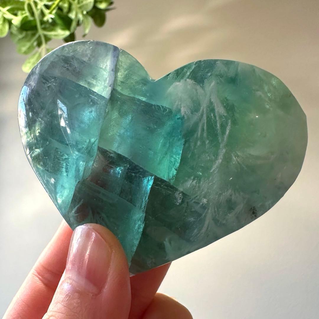 フェザーフローライト　ハート　7㎝　124.6g フローライト　マリンブルー