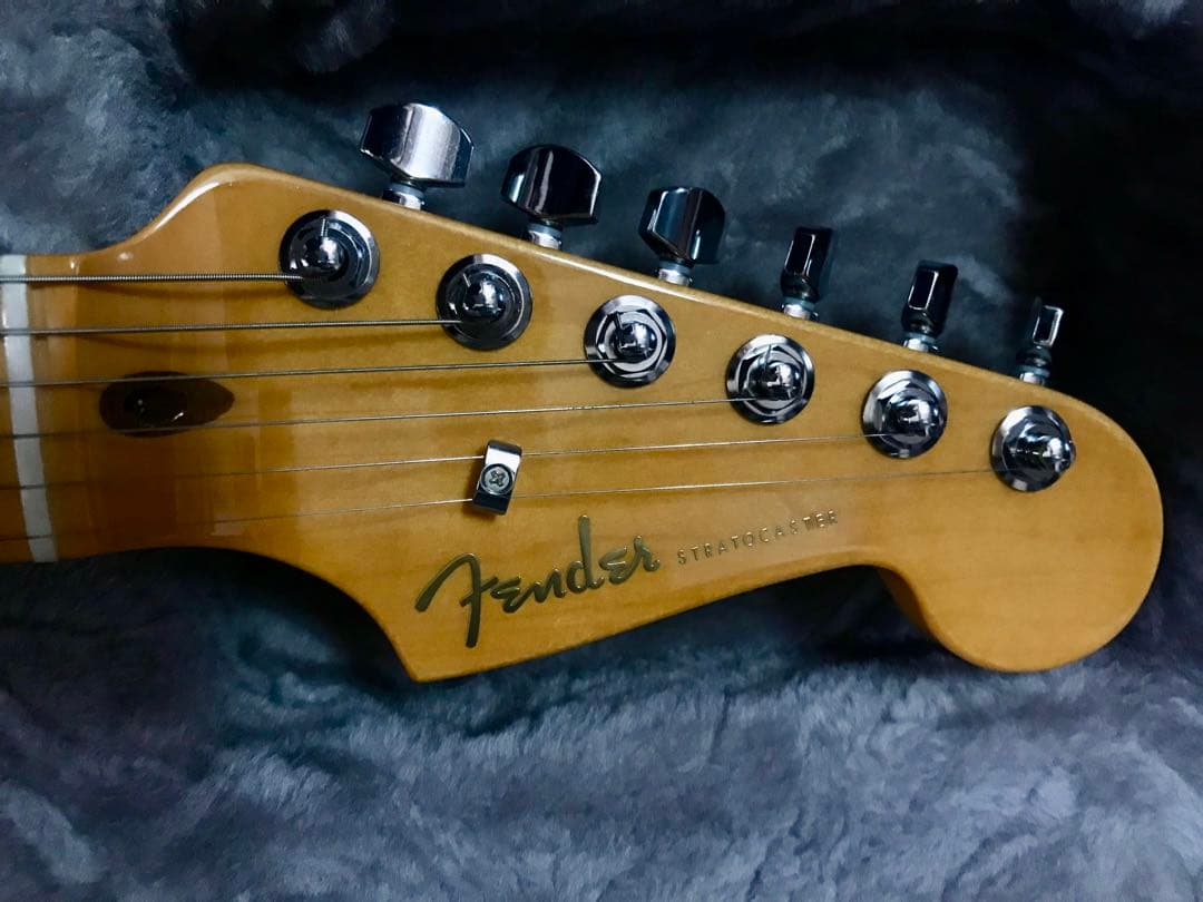 フェンダー American Ultra Stratocaster HSS