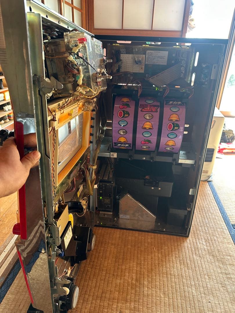 北斗の拳 スロットマシン世紀末救世主伝説 サミー パチスロ実機 家庭用電源