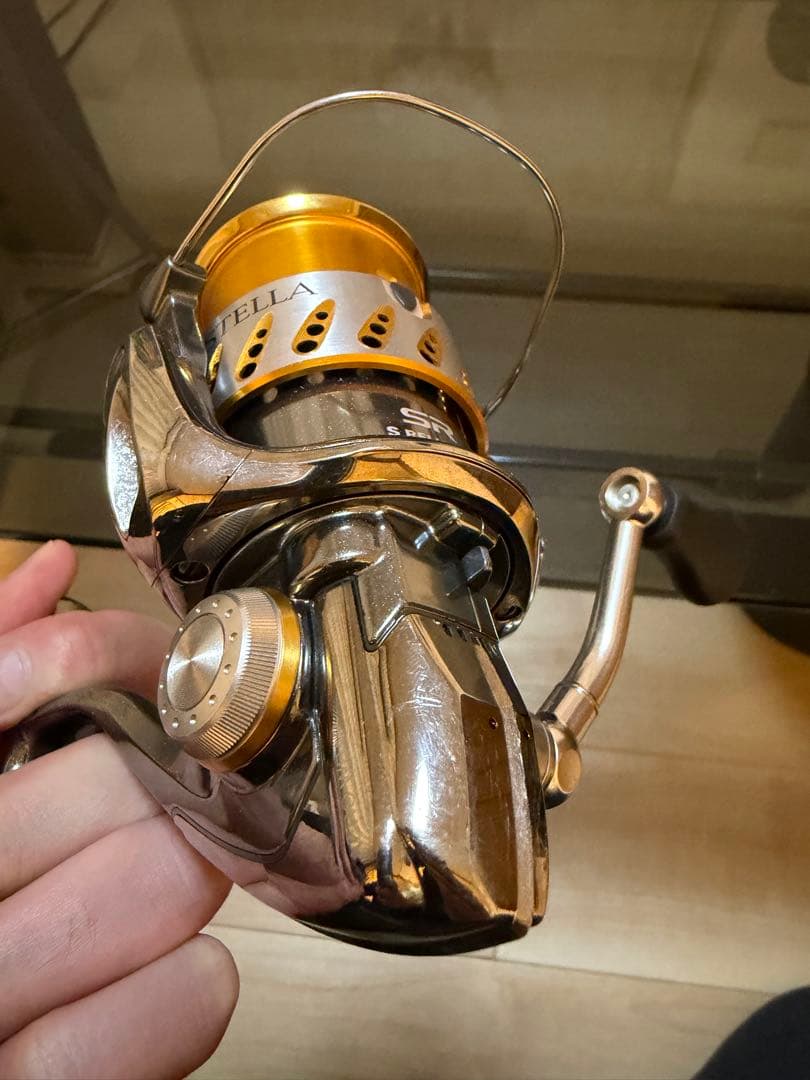 シマノ　ステラ　2500S スピニングリール ゴールド/シルバー