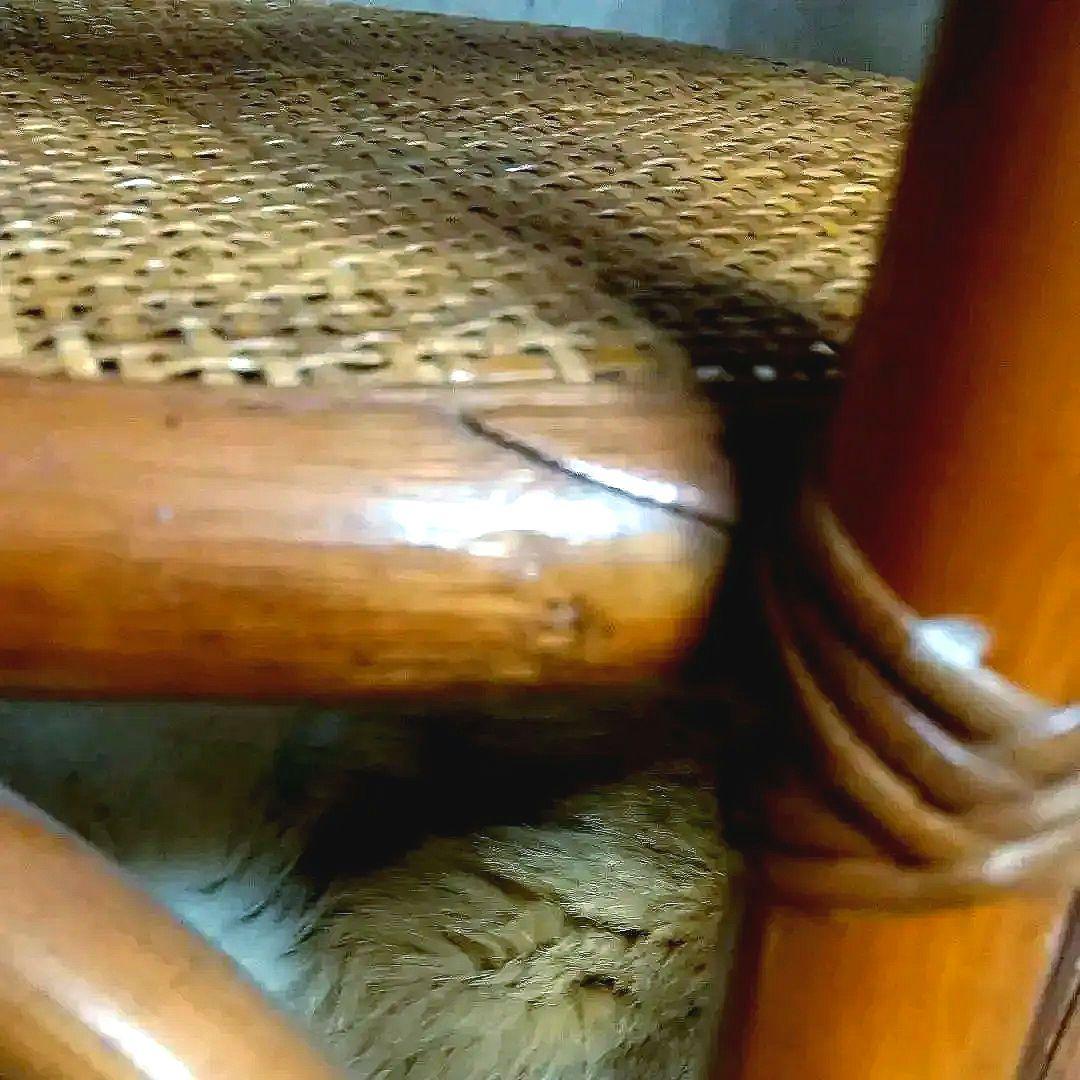 古いラタン硝子テーブル          レトロなラタン机