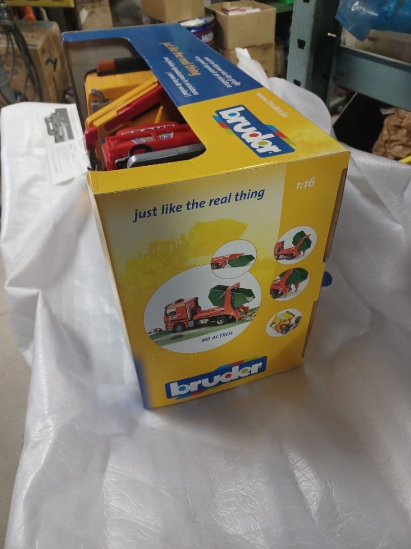 ブルーダー メルセデス・ベンツ アクトロス トイカー キャリアカー 積載車