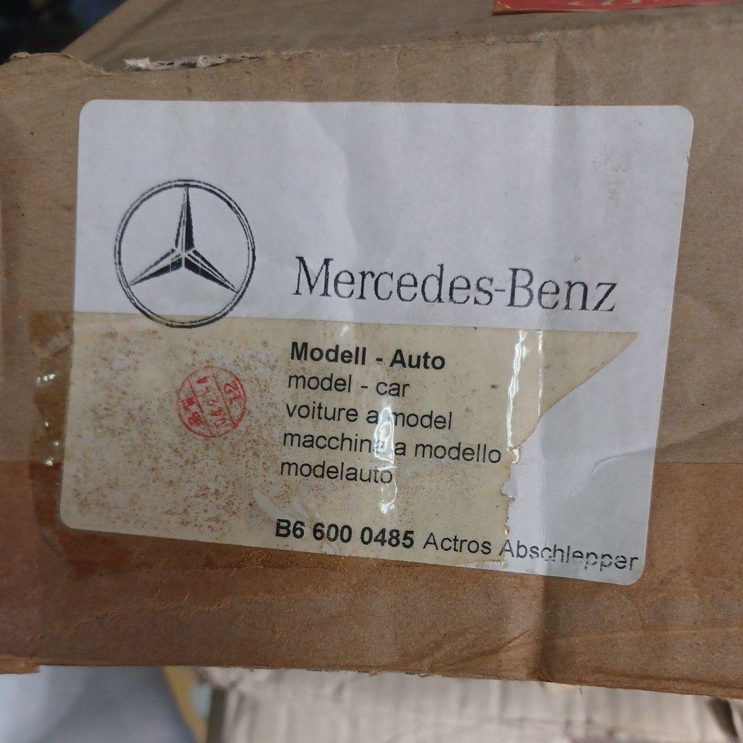 ブルーダー メルセデス・ベンツ アクトロス トイカー キャリアカー 積載車