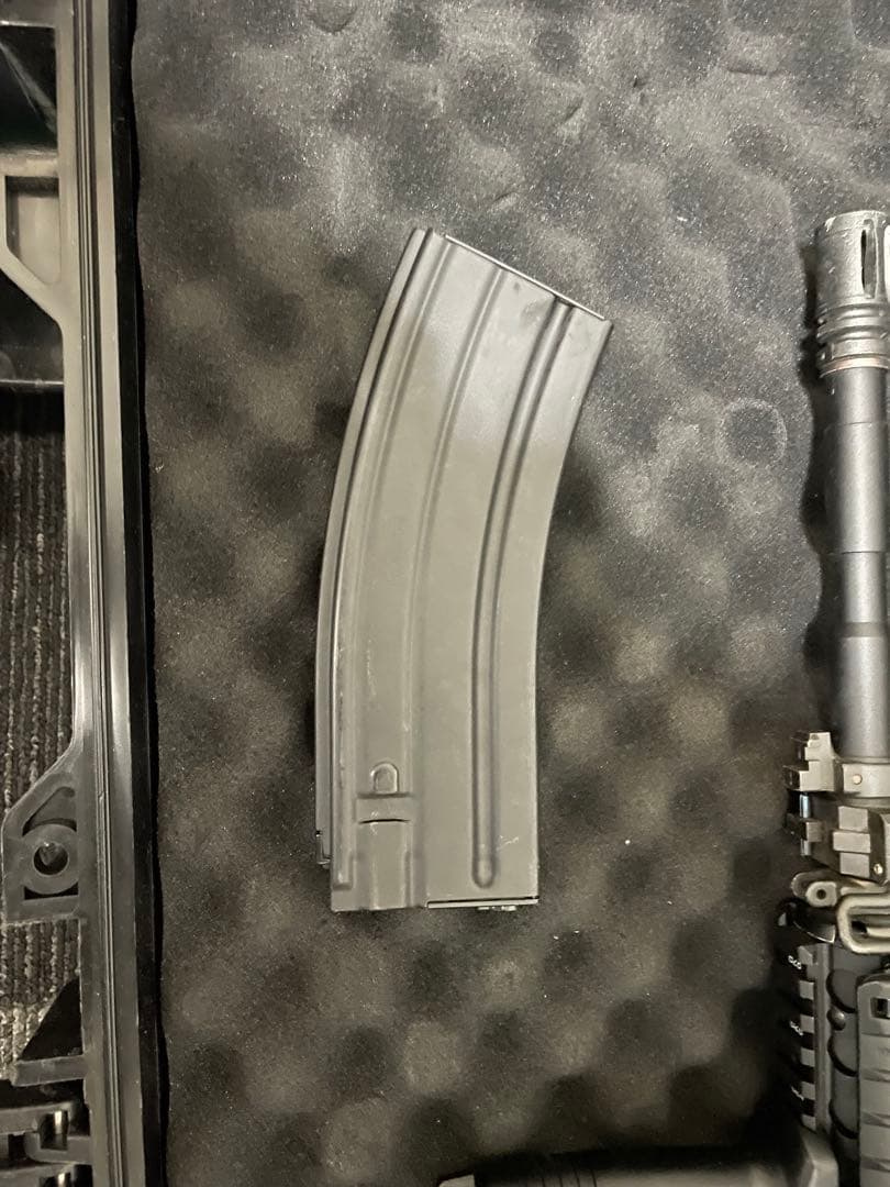 東京マルイ　次世代電動ガン　M4A1 ハードケース付き