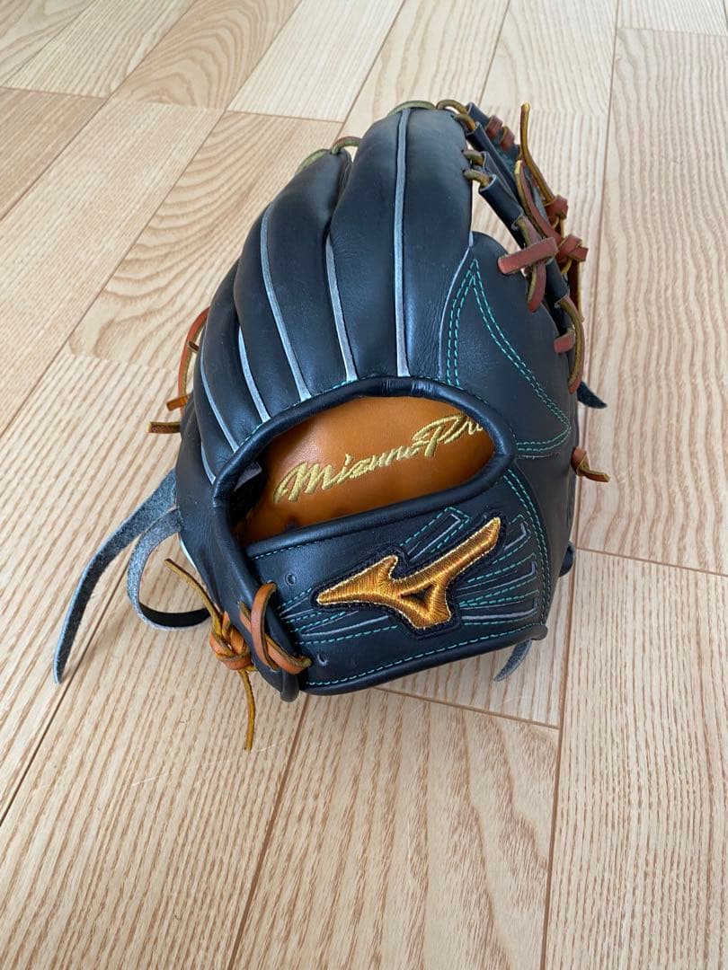 ミズノプロ硬式内野手用グローブ