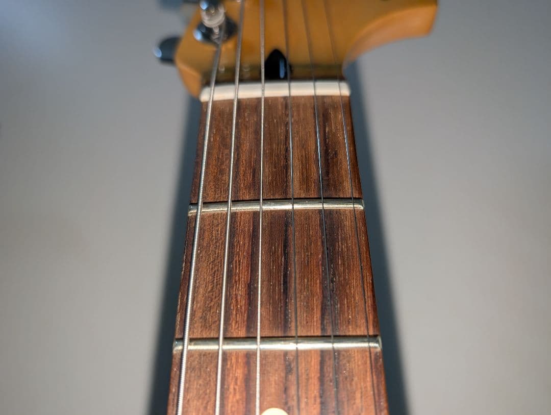 mustang fender mexico 変色したシルバーエレキギター