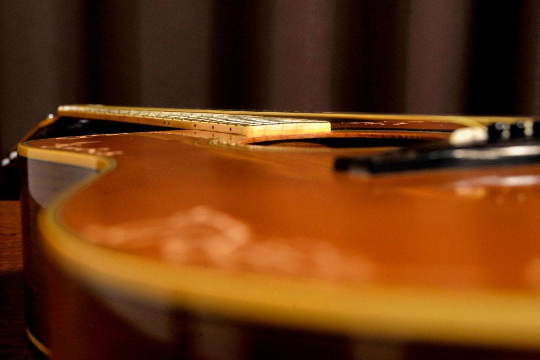 ★YAMAHA FGシリーズの奏でる華やかな場面で演出を高める【彫刻装飾ギター】