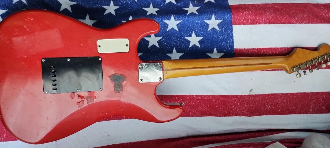 フェンダージャパン　レースセンサー付き ストラト