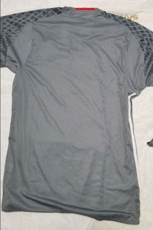 サッカー、日本代表、ゴールキーパーユニフォーム、サイズ2XO。長袖