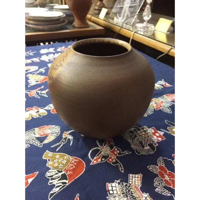 セール！・ 里見焼き　花瓶　網紋様