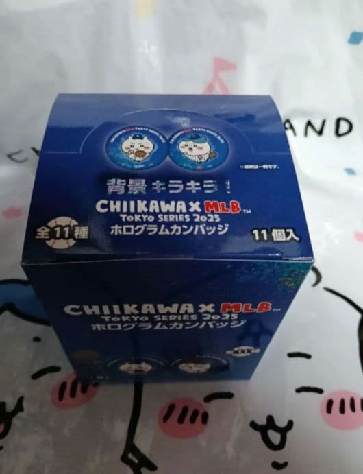 【限定】ちいかわ　ドジャース　ホログラム　缶バッチ　11個