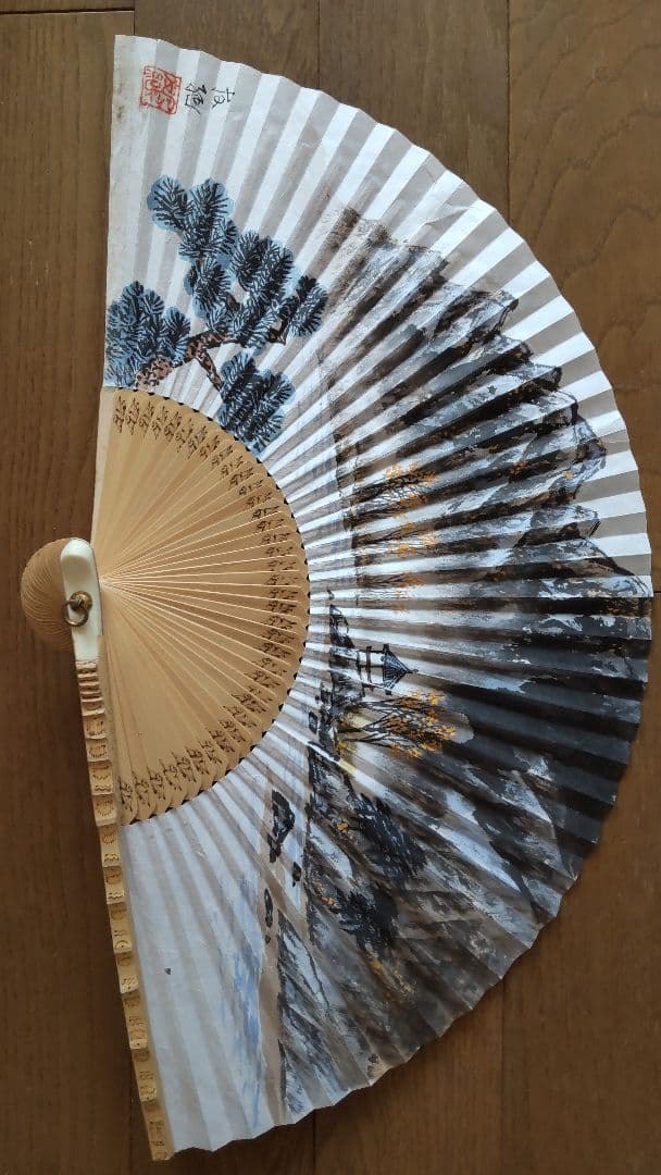 人見友紀　伝説の逃亡画家　日本画　飾り扇　扇子　山水画