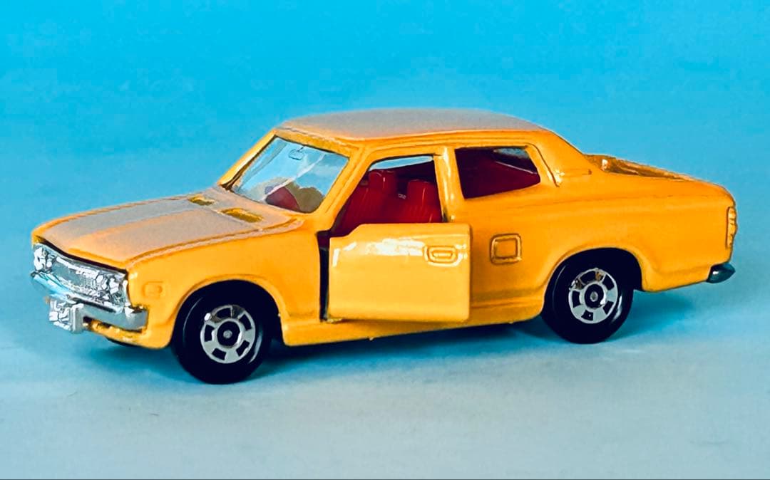 トミカ黒箱 96 ダットサン ピックアップ