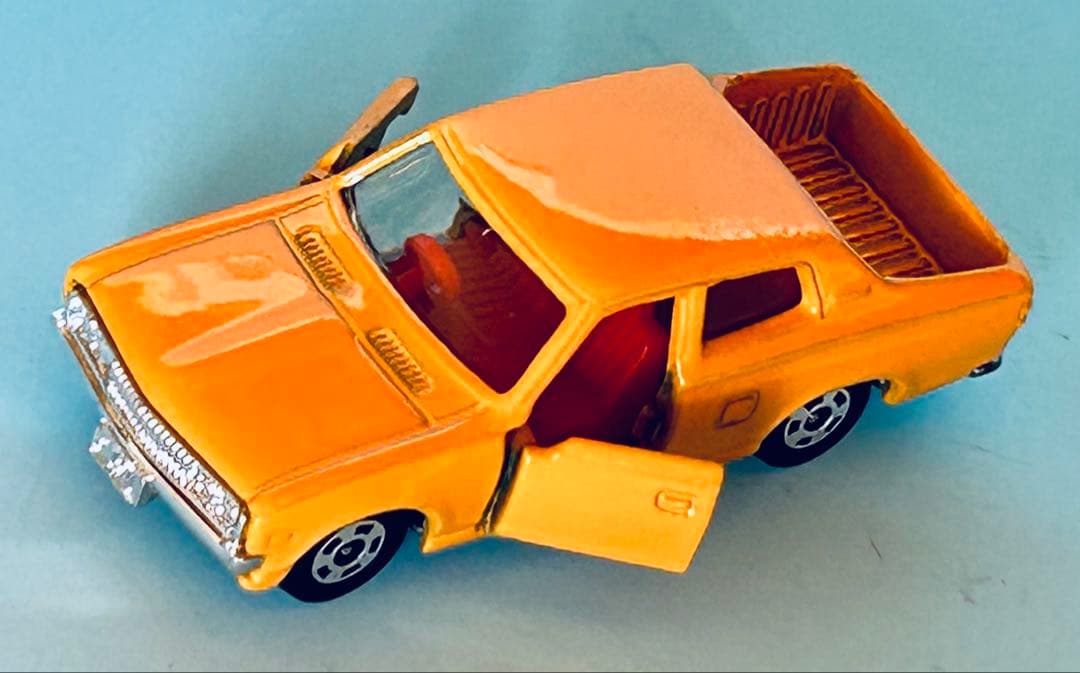 トミカ黒箱 96 ダットサン ピックアップ