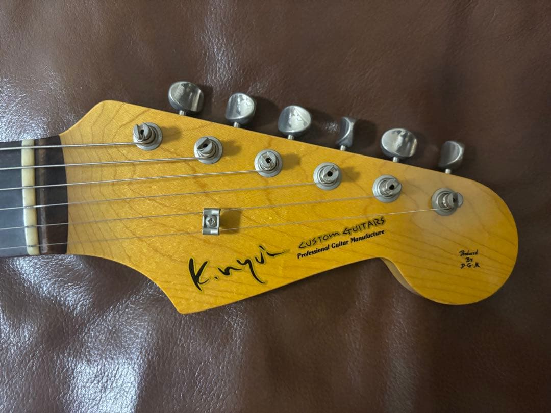 K. nyui ハカランダ指板　ThroBak64MXVピックアップ　ストラト