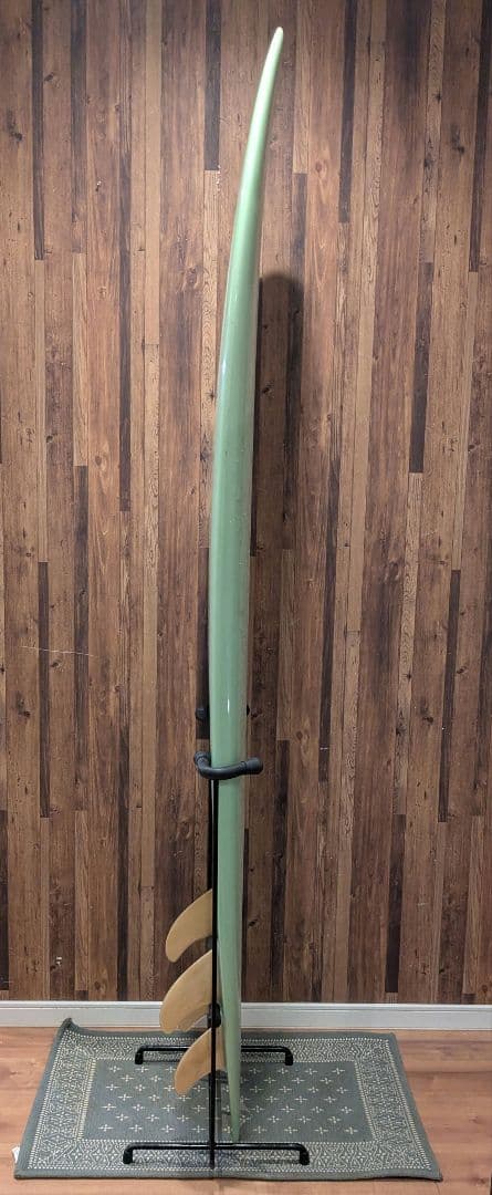 自立式　サーフボードスタンド 金属製 黒