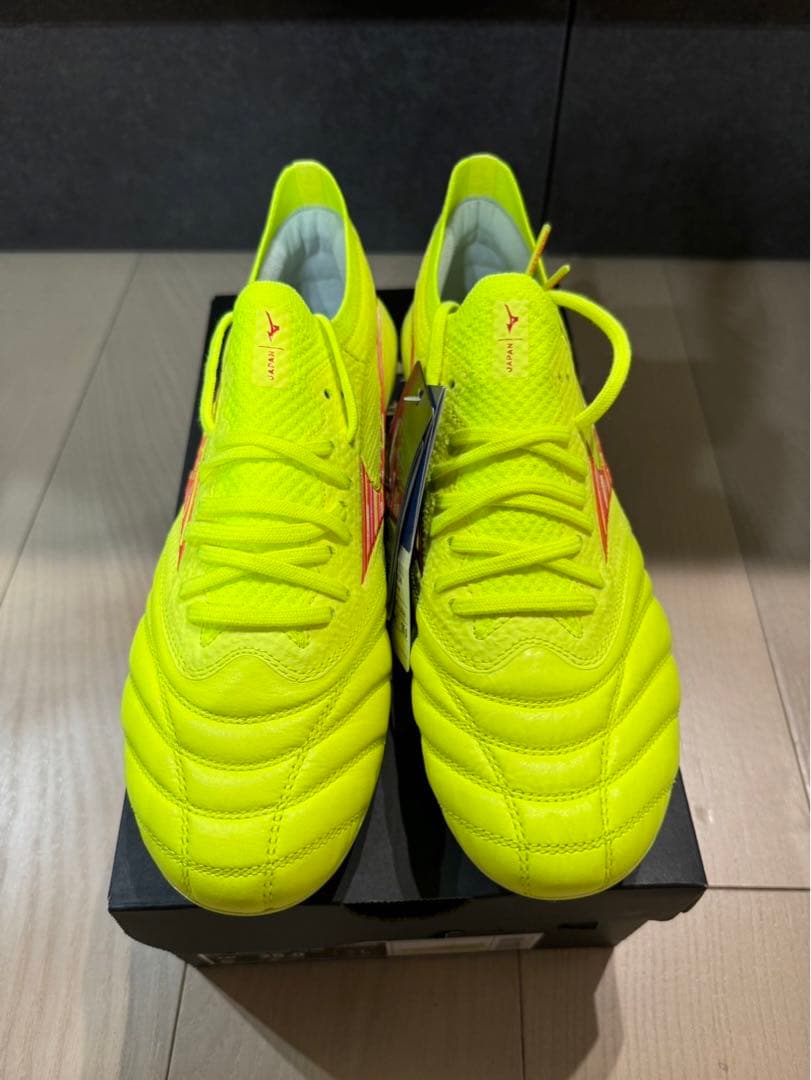 Mizuno Morelia NeoⅣ β蛍光イエロー スパイク 25cm