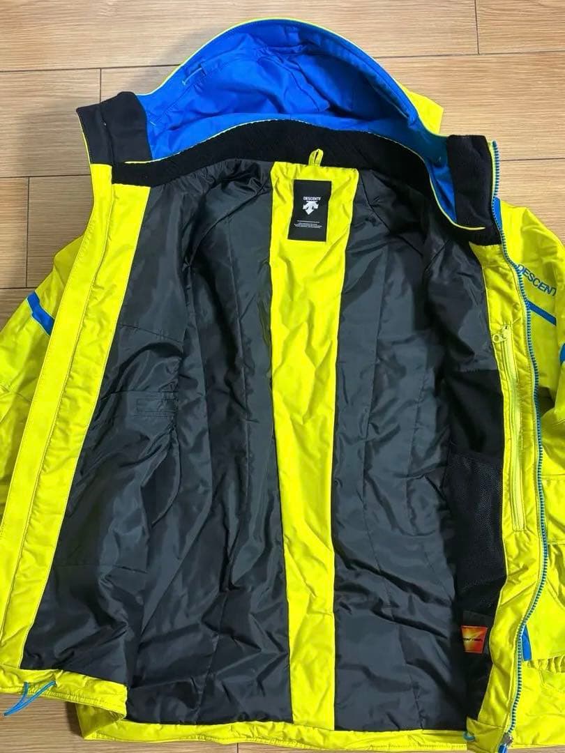 デサント スキーウェア フード付き