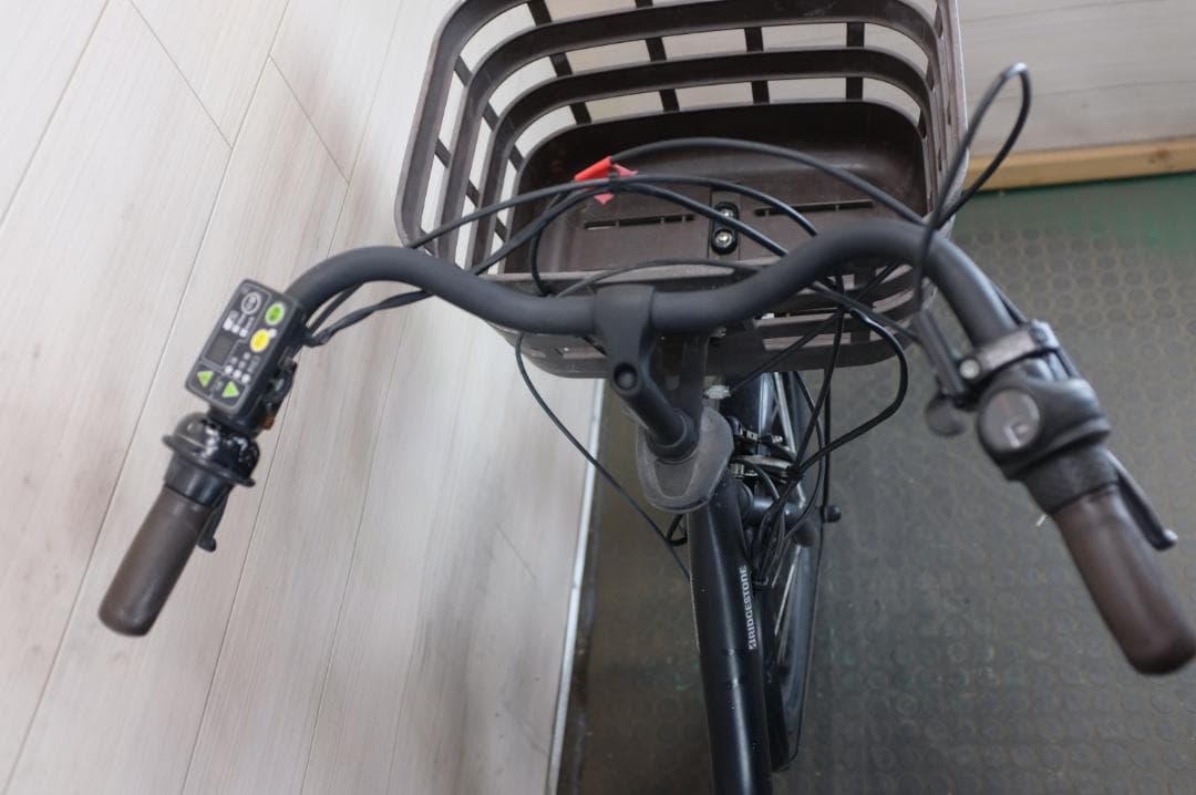 あ*様 BS アシスタ　20インチ　3段　12.8Ah（4点灯）充電器あり