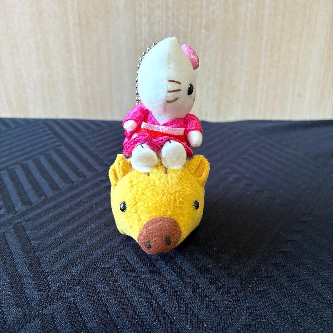 ☆激レア☆ 未使用　♡ハローキティ イノシシ ぬいぐるみ♡ボールチェーン付き