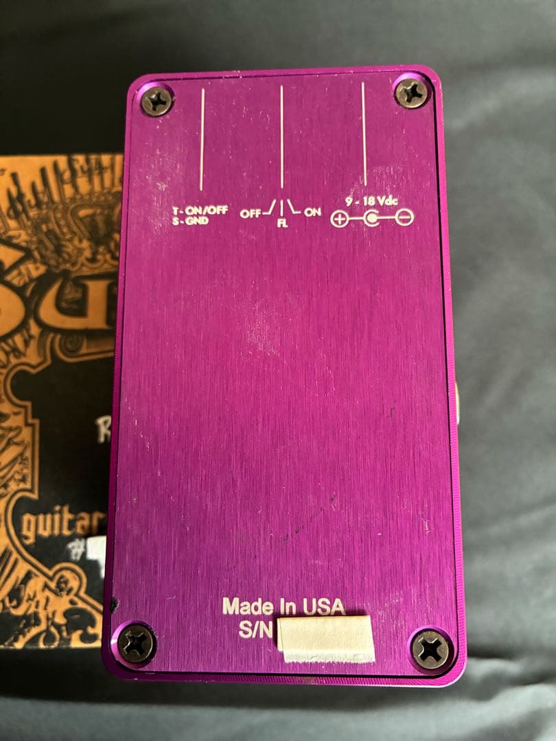 Suhr Riot ハイゲインディストーションペダル