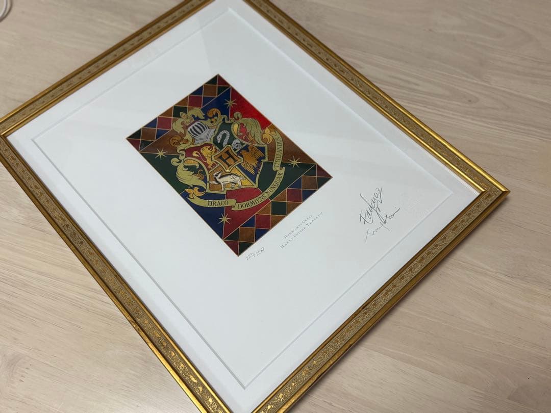 【世界限定250枚】ハリーポッターホグワーツ紋章 アートプリントミナリマサイン付