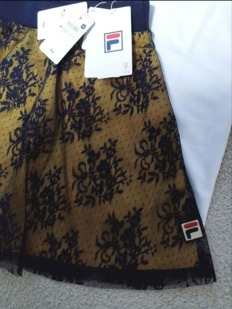 大人可愛い　S新品FILA　フィラ テニス・バドミントンウェア スコート レース