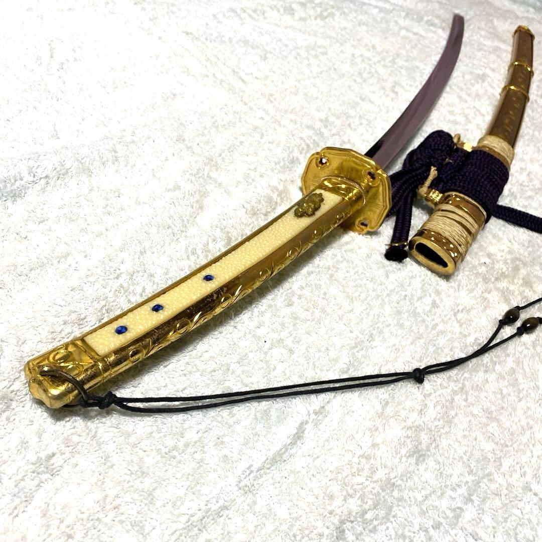 模造刀　金色の太刀　陣太刀　金属刀身
