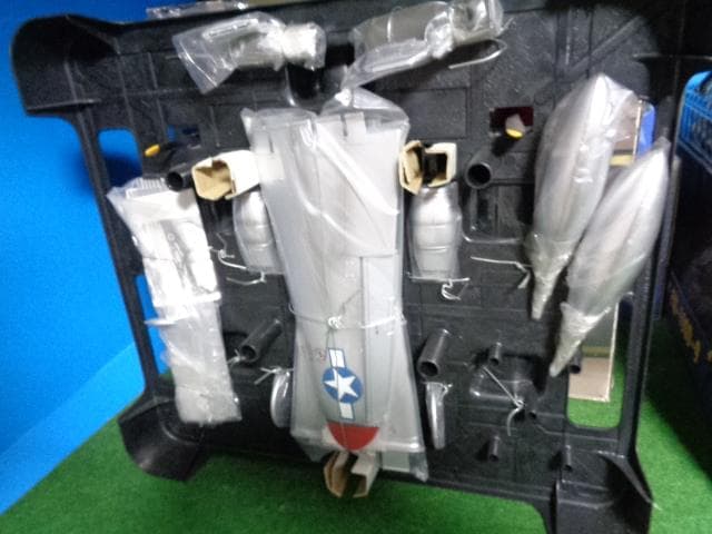 1/18スケール P-38 Lightning