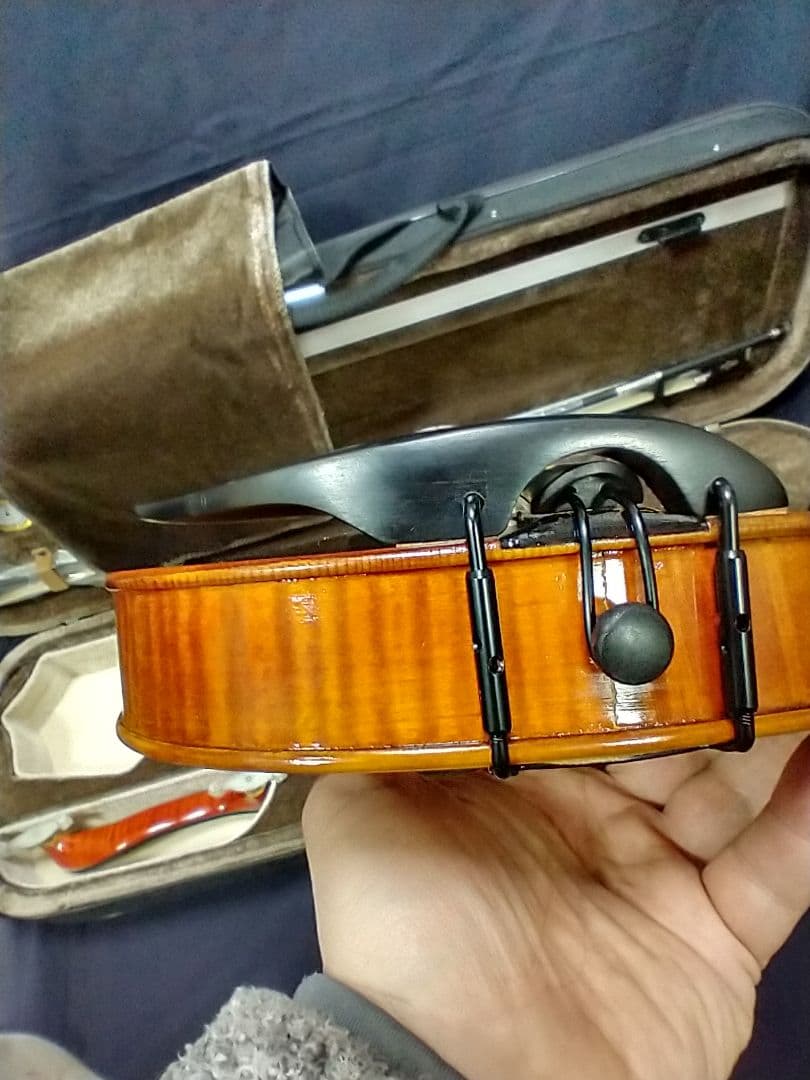 新品　オイルニス バイオリン　１ピース最高美しいトラ目メープルバック＆サイド板