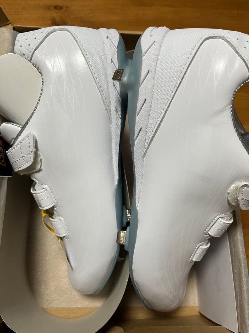 ZETT ゼット スパイク 金属 27白 ウイニングロード 野球