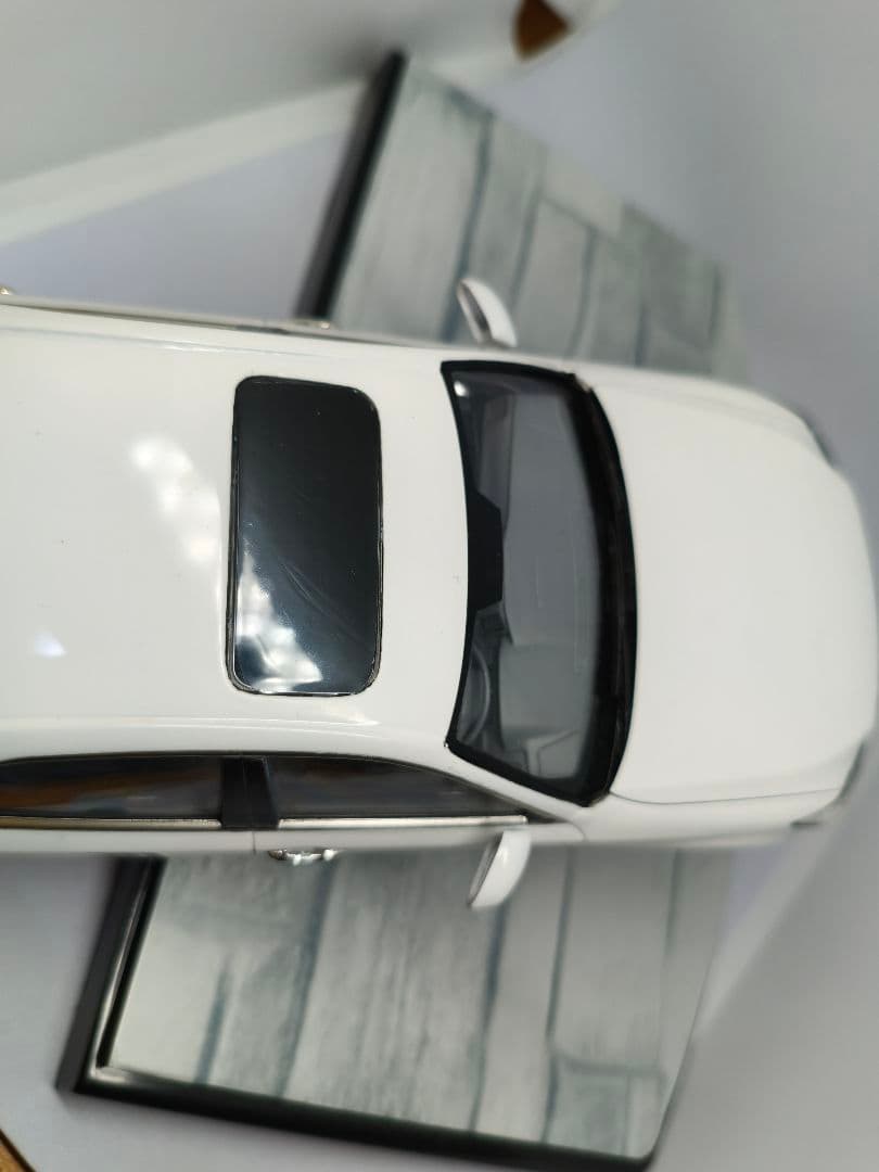 プラモデル　トヨタ　クラウンロイヤル　1/24　　完成品　VIP　シャコタン