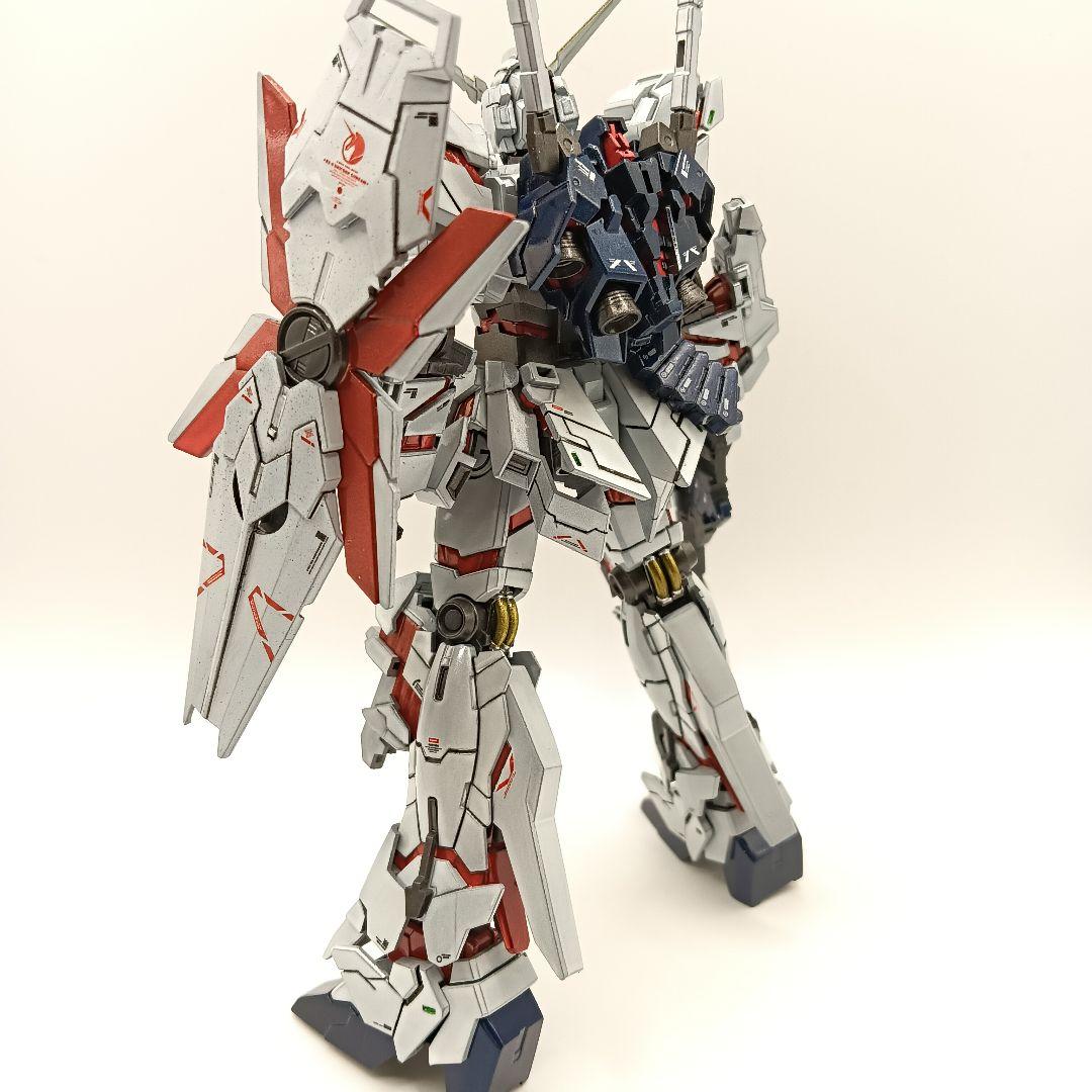 HGユニコーンガンダム、チタニウムフィニッシュ風全塗装完成品