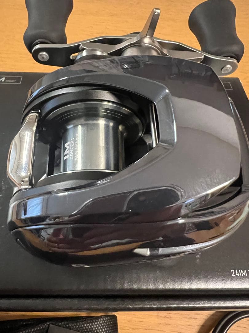 リール 24IMZ TW 200XHL