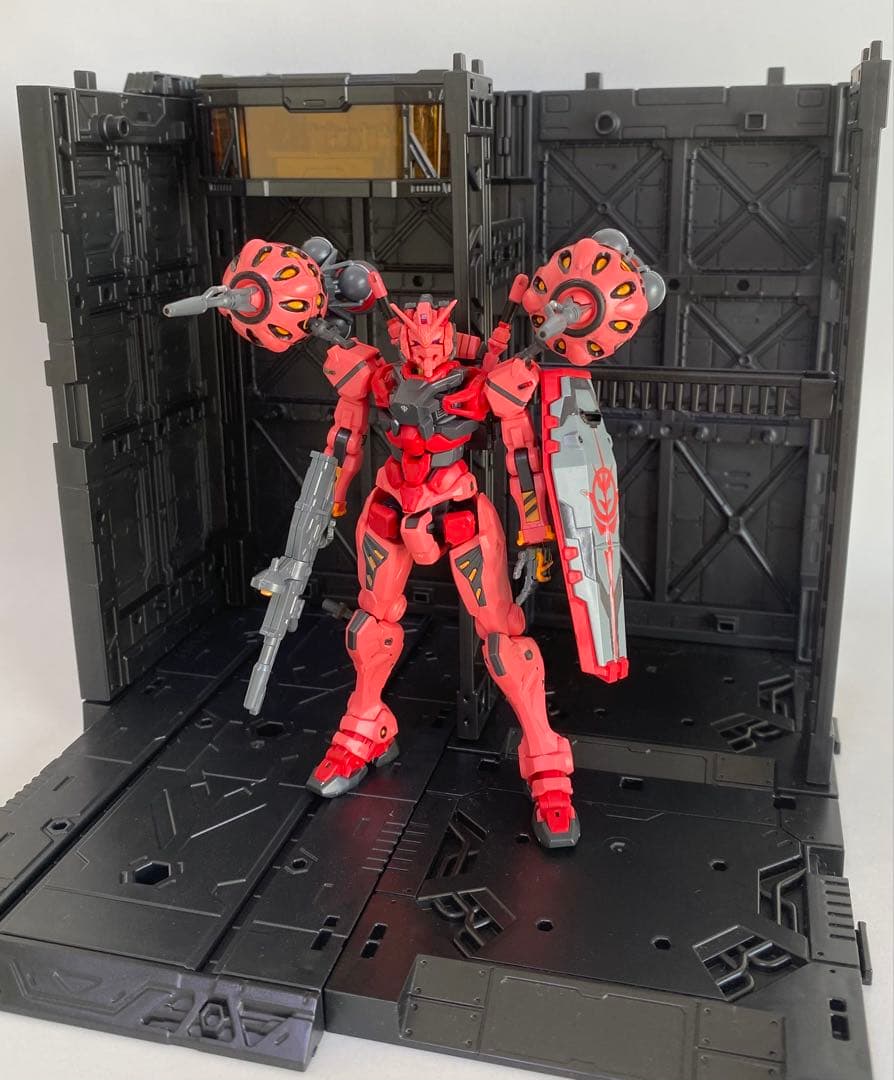 赤いガンダム【ビット６基】ガンプラ！HG！ジオラマベース！ビット台座４個付き！