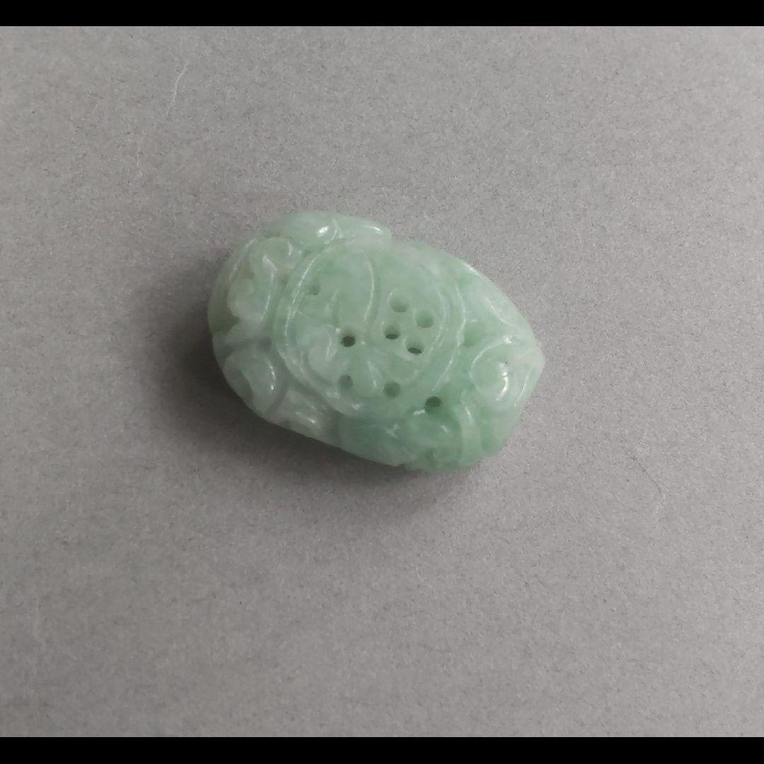 82R112ひすい 翡翠 アクセサリー 根付 ペンダントイヤリング