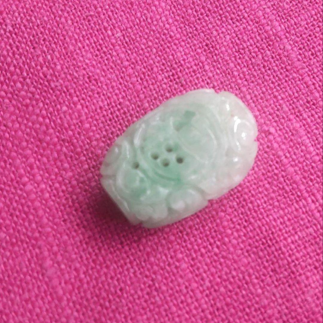 82R112ひすい 翡翠 アクセサリー 根付 ペンダントイヤリング