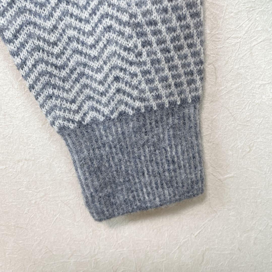 【新品未使用 ダンスウィズドラゴン】キラキラロゴ入りハイネックセーター２号