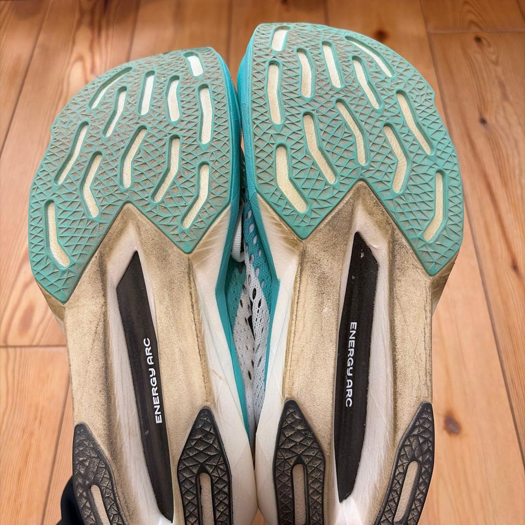 ニューバランス フューエルセルスーパーコンプペーサーv2