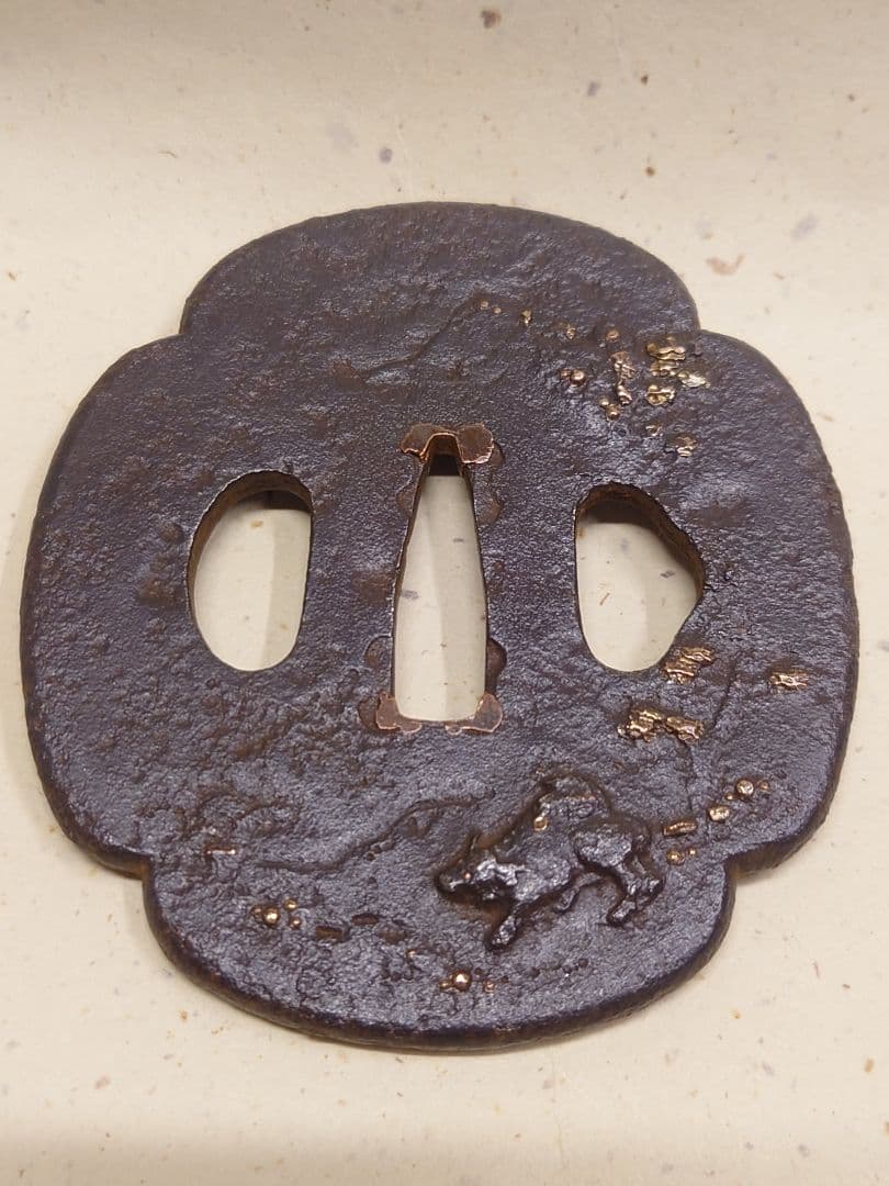 鉄製 動物彫刻 鍔(つば)