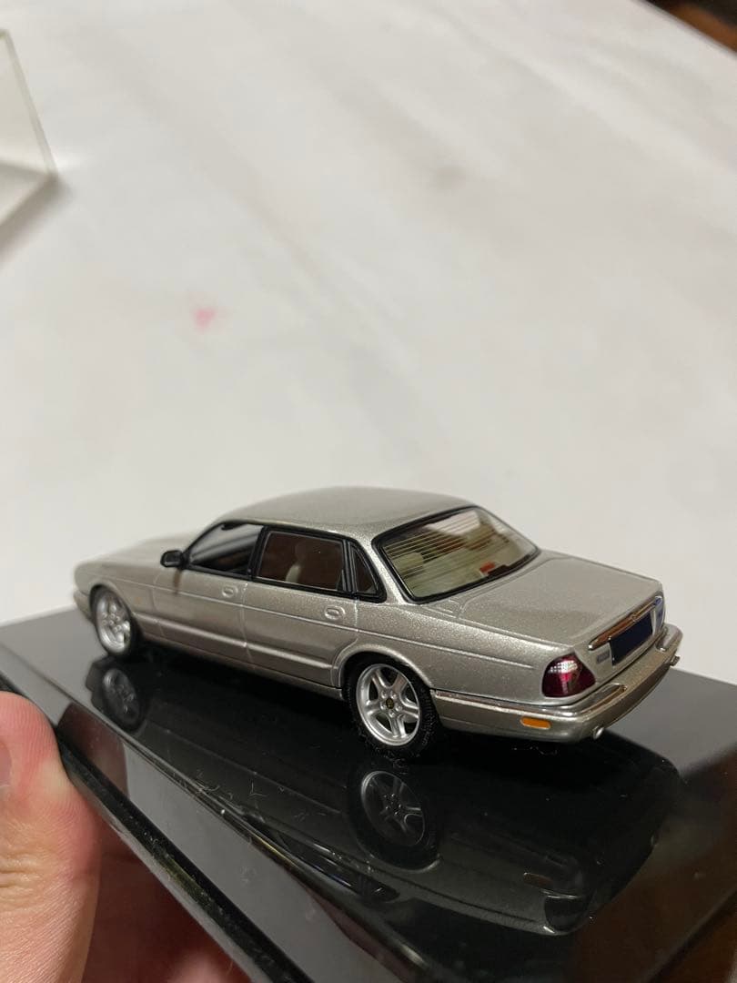 Mercedes-Benz G 55 AMG ブラックとCLS ホワイトのセット