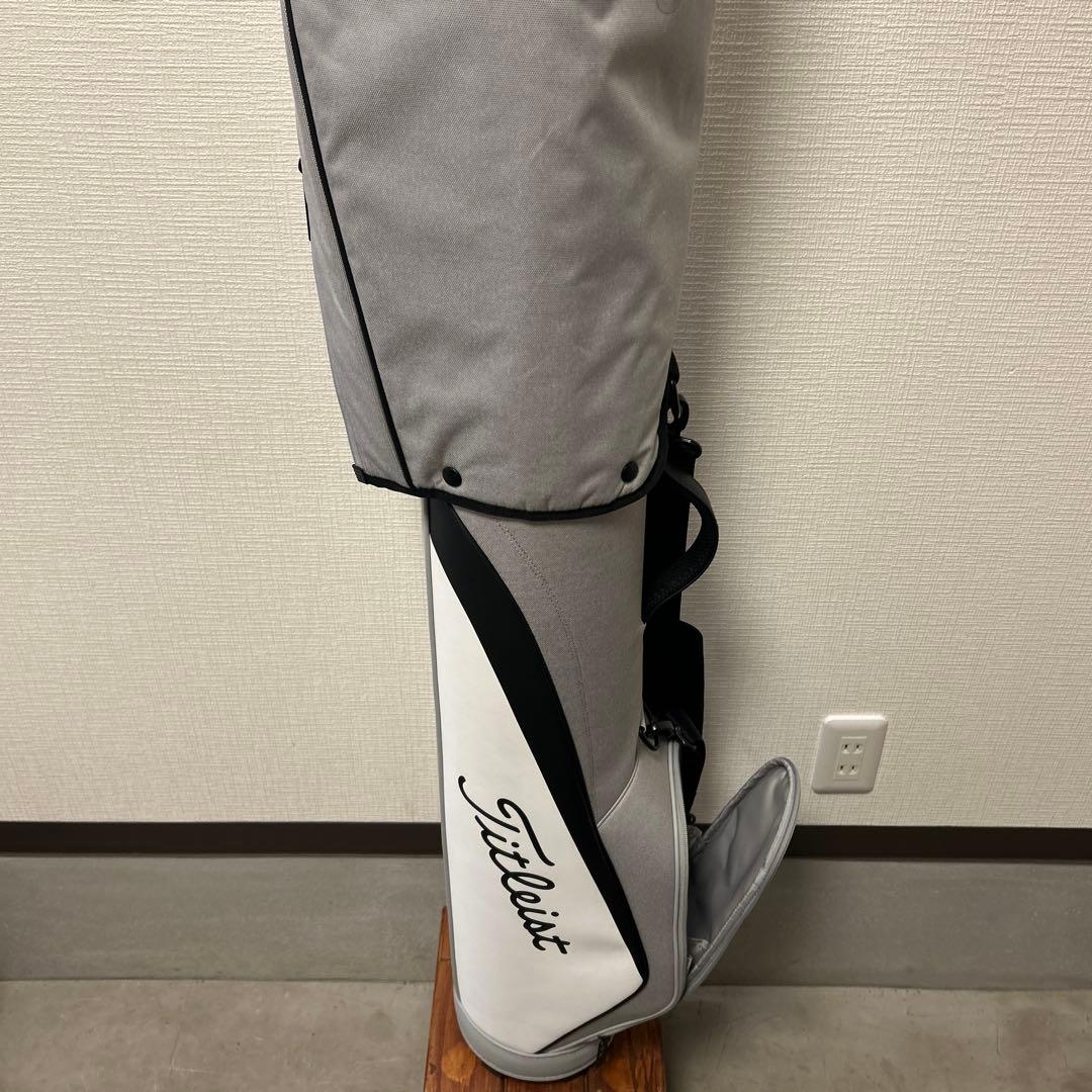 美品 未使用 タイトリスト 細身 キャディバッグ グレー フード付き直立型