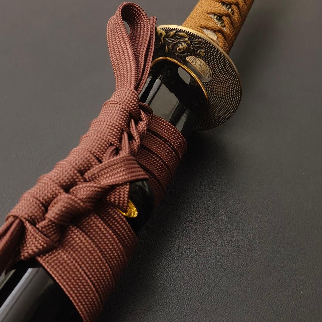 遙*人様 日本刀　模造刀　牡丹獅子の図　木製刀　硬木製　居合練習　合金装具　刀剣