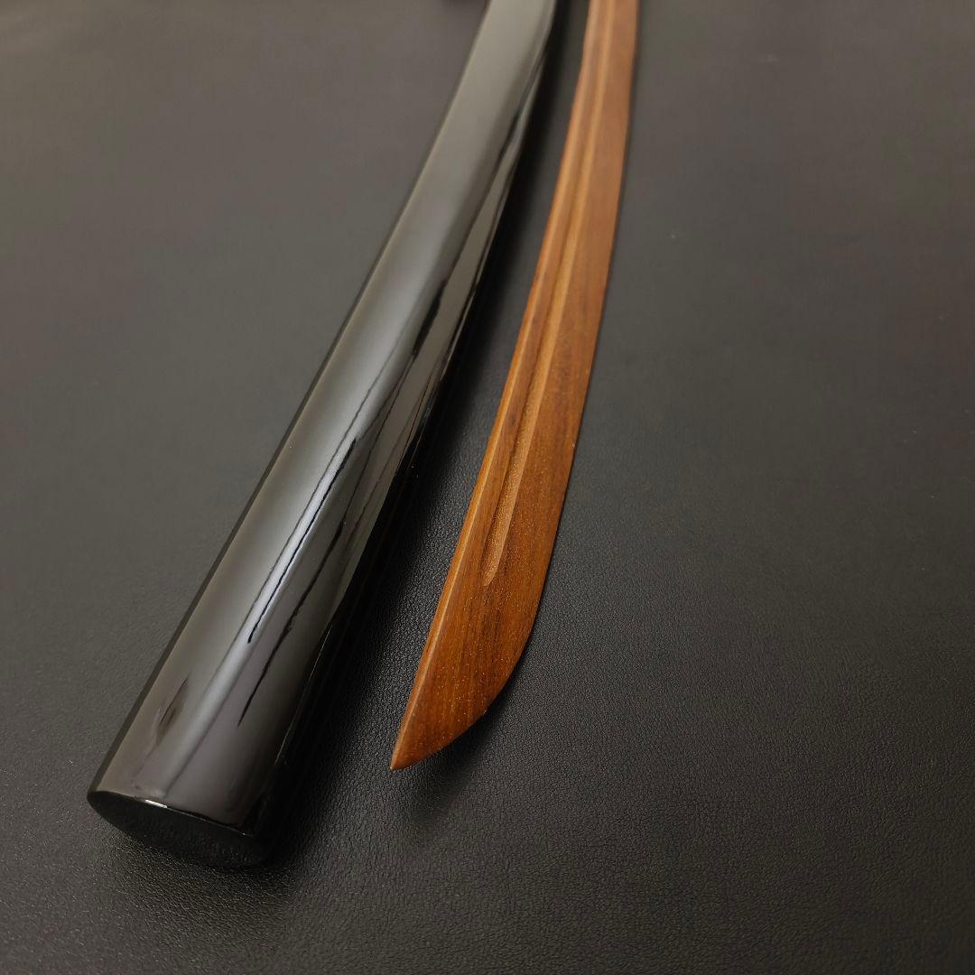 遙*人様 日本刀　模造刀　牡丹獅子の図　木製刀　硬木製　居合練習　合金装具　刀剣