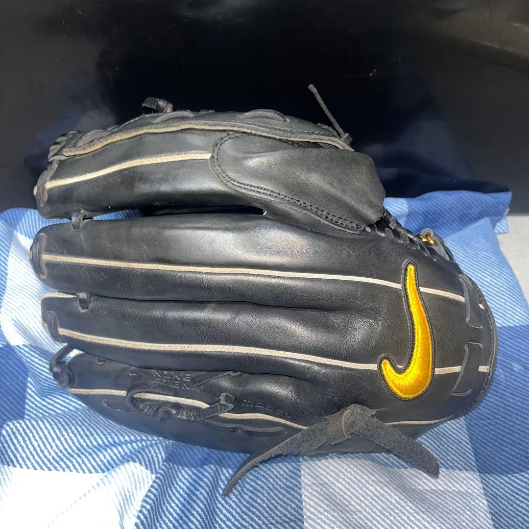 NIKE ダルビッシュモデル　一般軟式用(大人用)