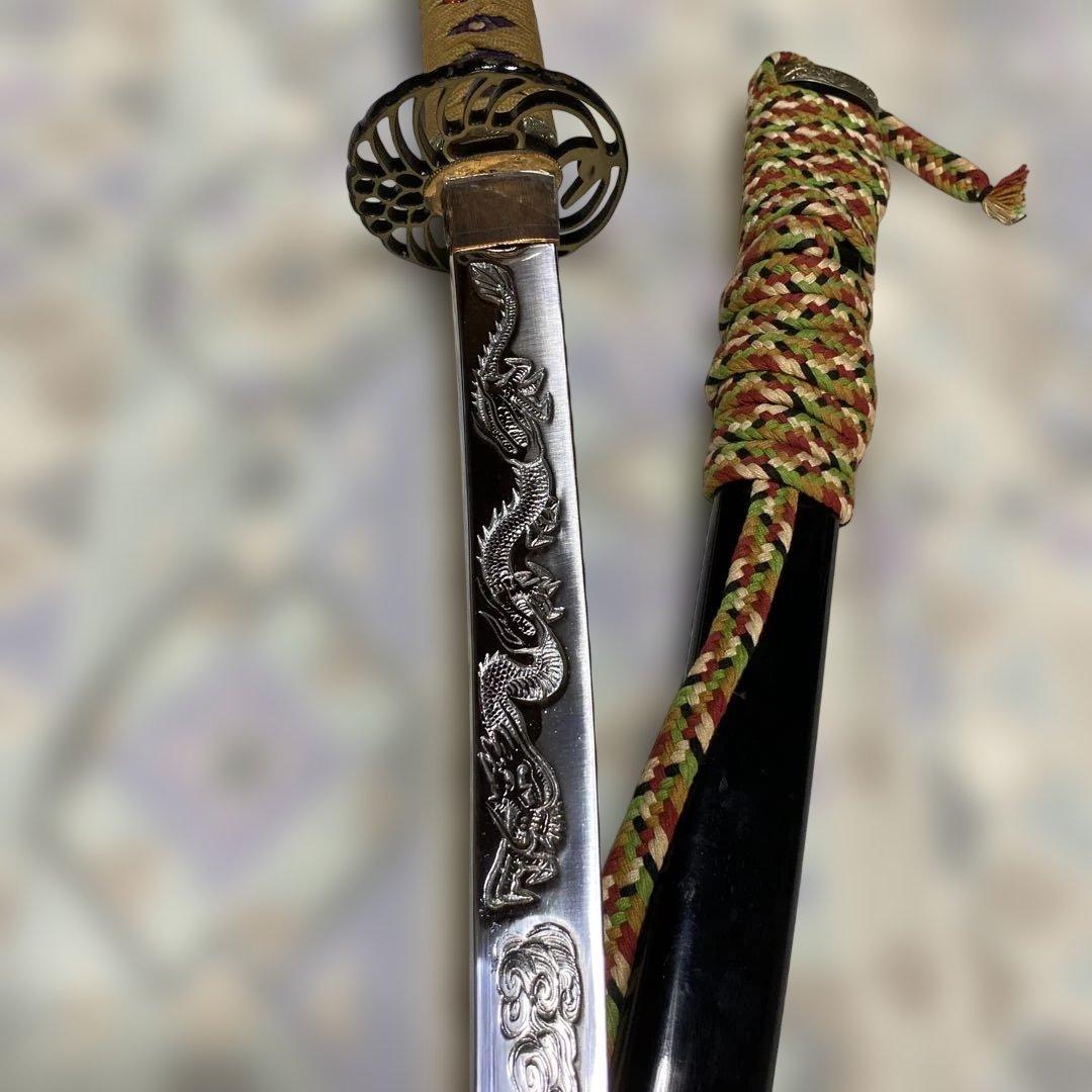 模造刀 太刀 金茶柄 鶴羽透し丸鍔 太刀造り龍図黒呂鞘