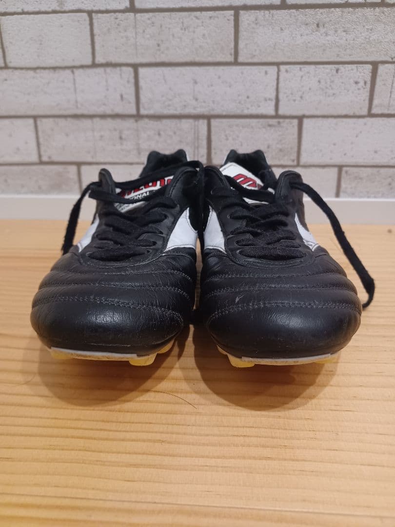 Mizuno Morelia サッカーシューズ 黒/白/赤